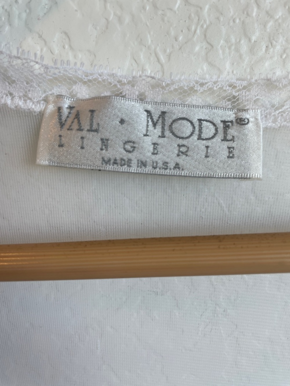 Val Mode Lingerie White Lace-Trim Peignoir • Large - Picture 2 of 14